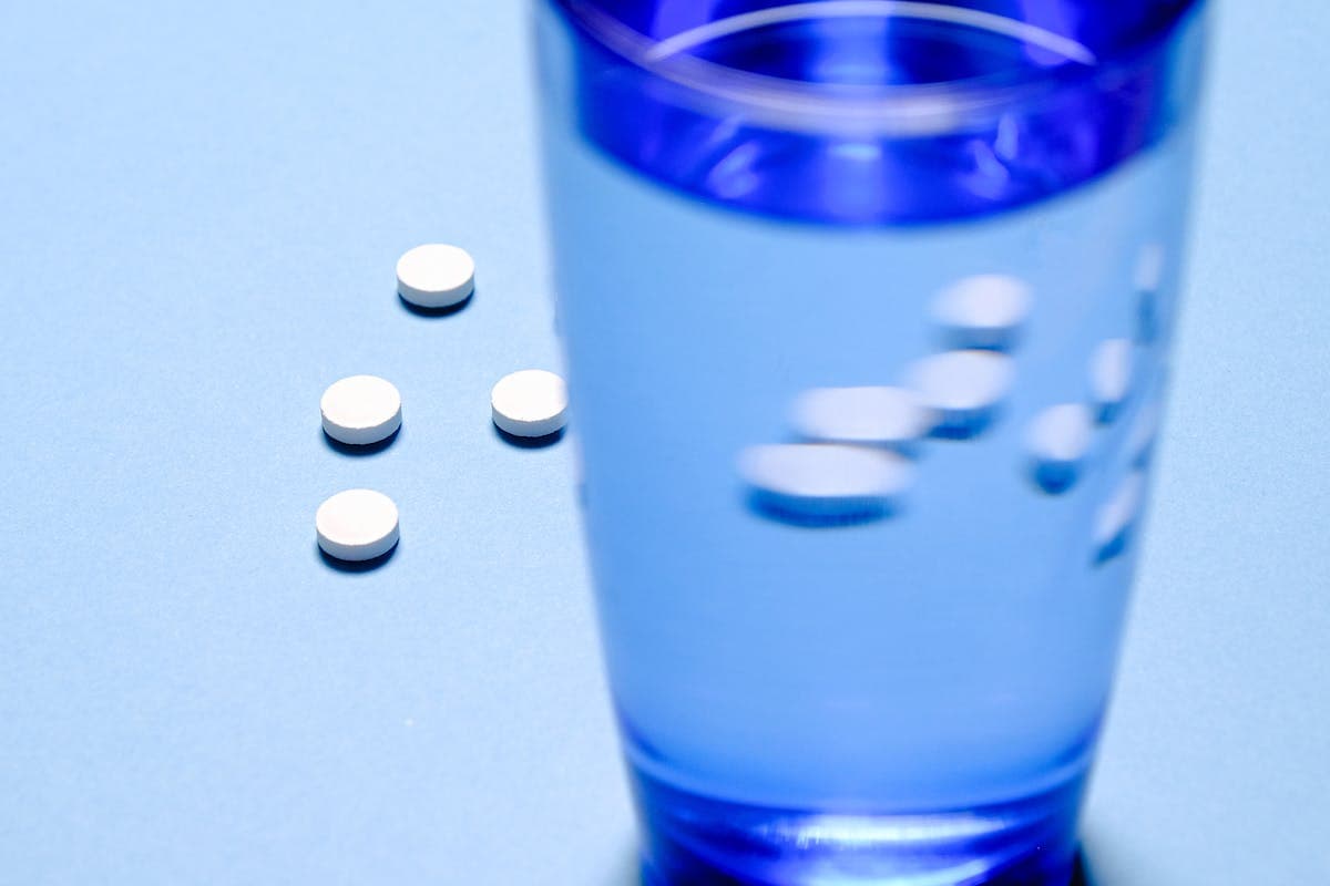 Medicin og alkohol: hvad skal du undgå om sommeren og på ferien